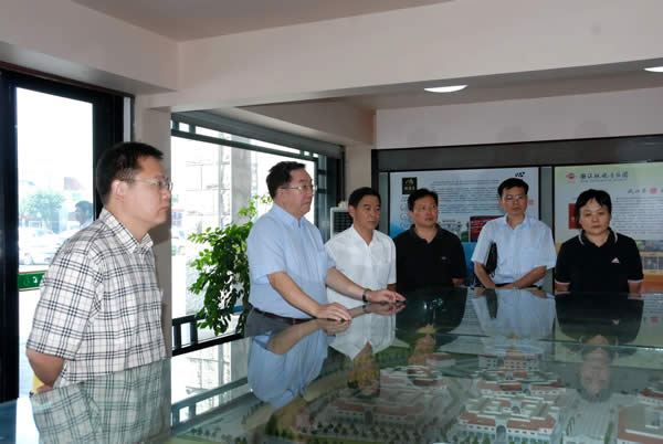 陈宗懋院士一行参观中国茶都集团